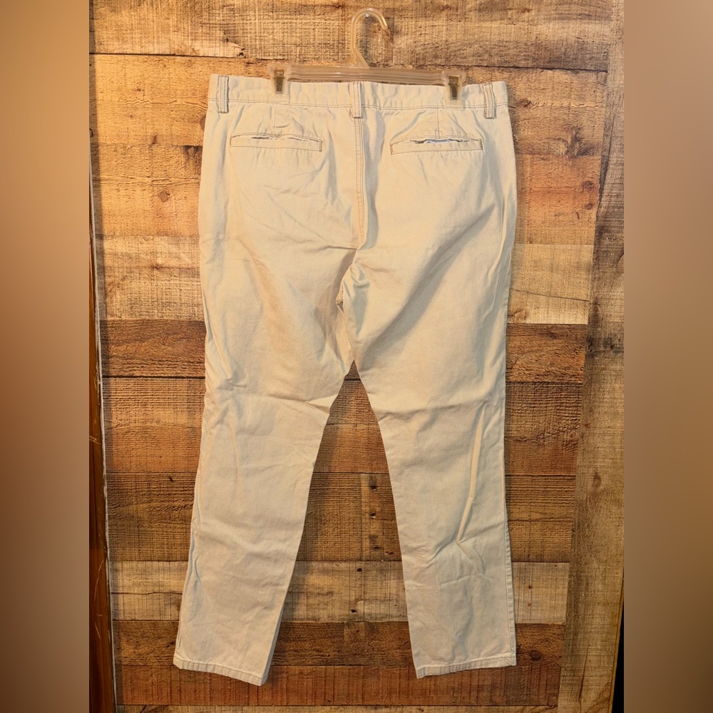 Old Navy Lived In Chino Pants - Picture 4 of 6